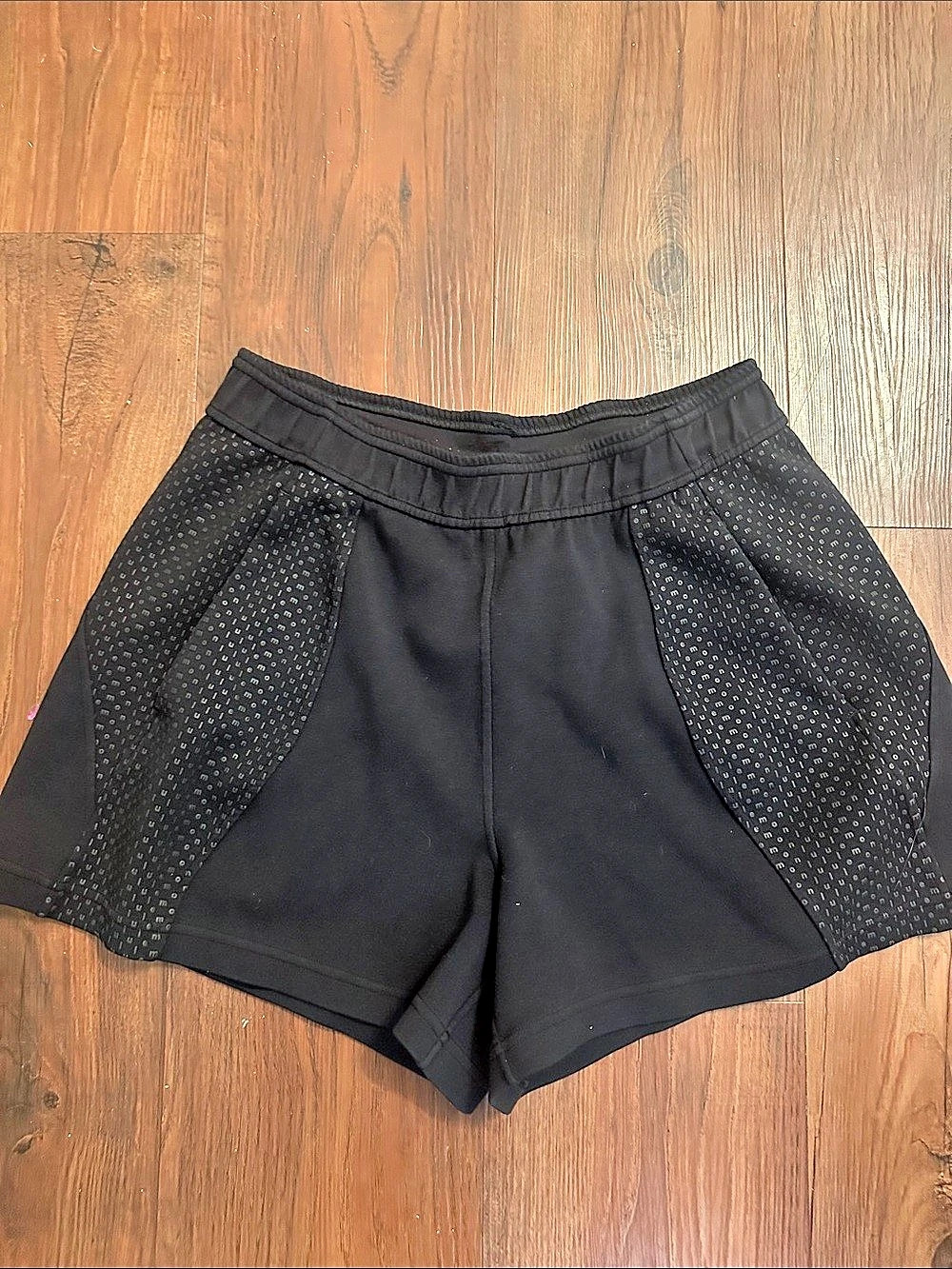lululemon athletica Embossed Panel High-Rise Short 4" Black